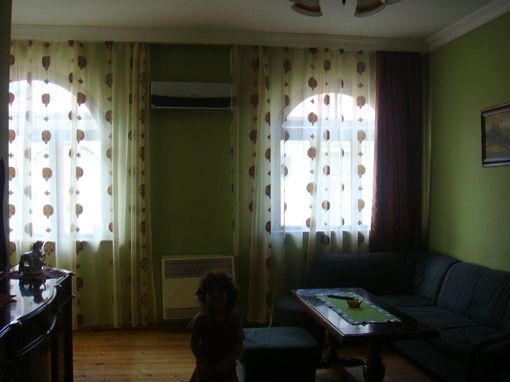 Guest House Quiet Home Batumi Exteriör bild