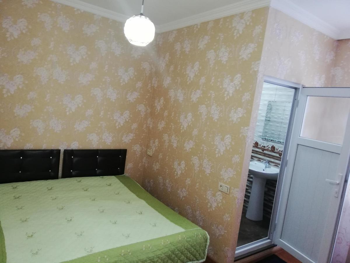Guest House Quiet Home Batumi Exteriör bild