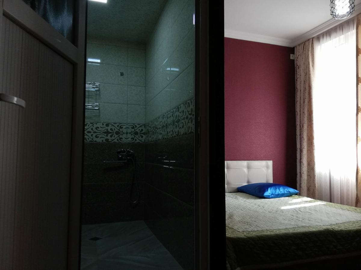 Guest House Quiet Home Batumi Exteriör bild