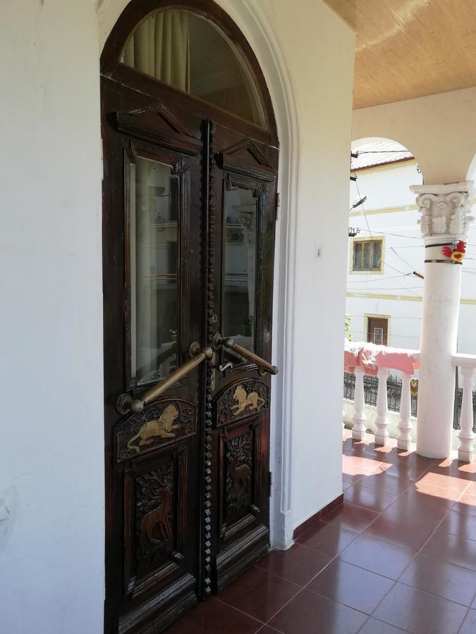 Guest House Quiet Home Batumi Exteriör bild